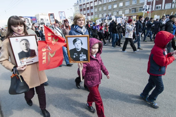 "Бессмертный полк" в Барнауле. 9 мая 2016 года.