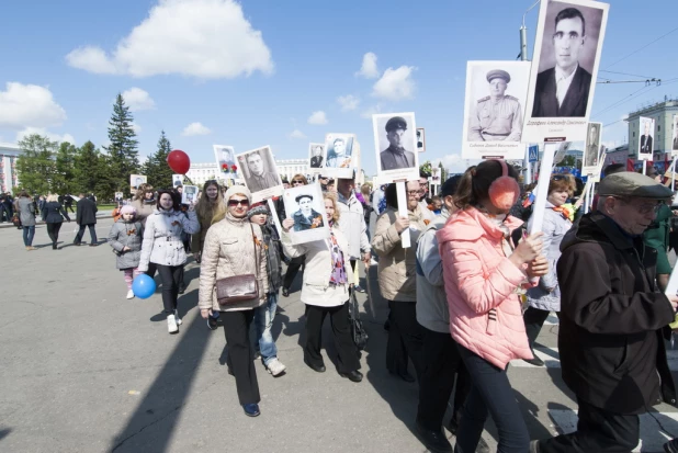 "Бессмертный полк" в Барнауле. 9 мая 2016 года.