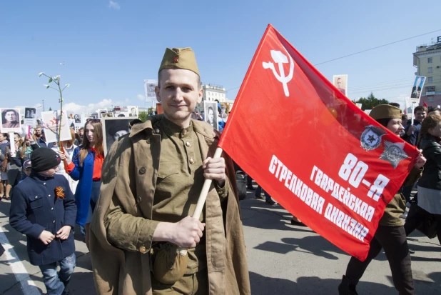 "Бессмертный полк" в Барнауле. 9 мая 2016 года.