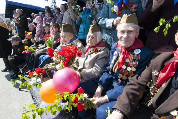 "Бессмертный полк" в Барнауле. 9 мая 2016 года.