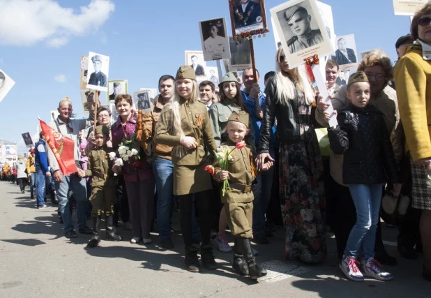 "Бессмертный полк" в Барнауле. 9 мая 2016 года.