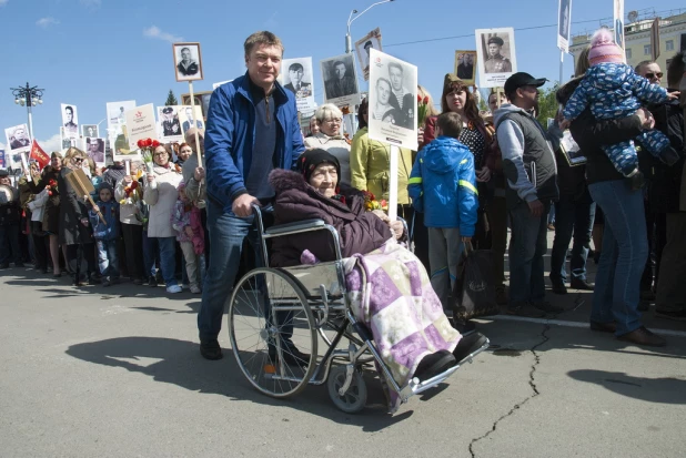 "Бессмертный полк" в Барнауле. 9 мая 2016 года.