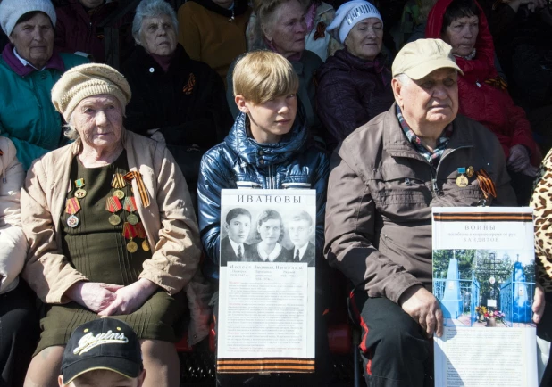 "Бессмертный полк" в Барнауле. 9 мая 2016 года.