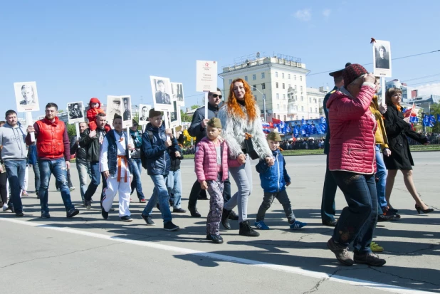 "Бессмертный полк" в Барнауле. 9 мая 2016 года.