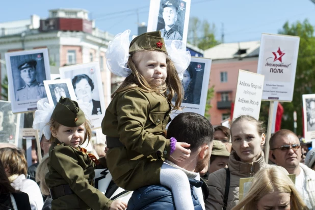 "Бессмертный полк" в Барнауле. 9 мая 2016 года.