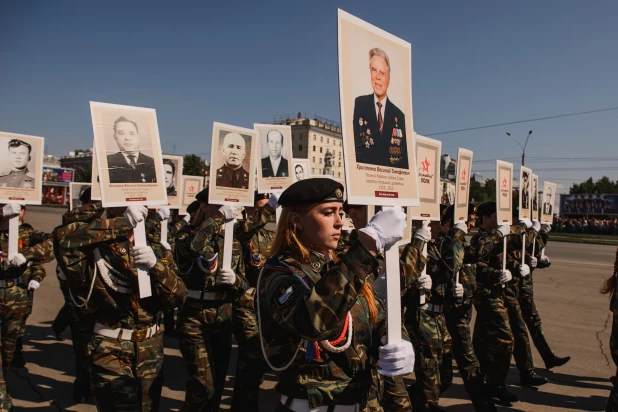 "Бессмертный полк" в Барнауле. 9 мая 2016 года.