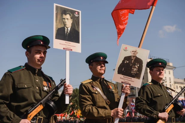 "Бессмертный полк" в Барнауле. 9 мая 2016 года.