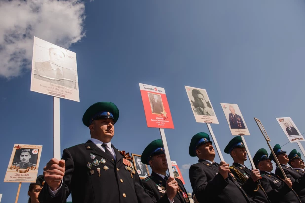 "Бессмертный полк" в Барнауле. 9 мая 2016 года.