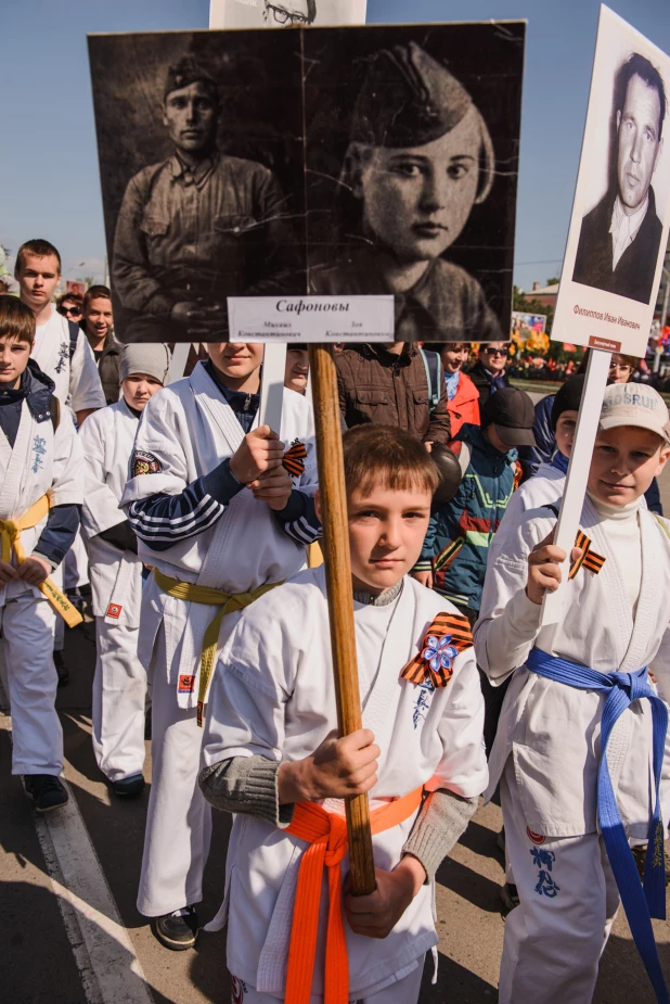 "Бессмертный полк" в Барнауле. 9 мая 2016 года.