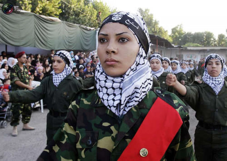 Женщины-военнослужащие из разных стран на парадах. Палестина.