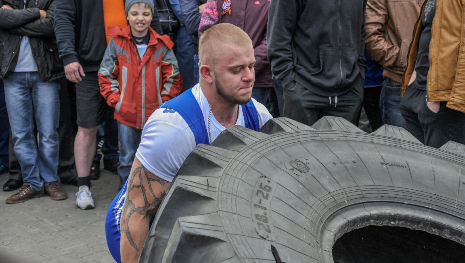 Соревнование по силовому экстриму в Барнауле 9 мая.