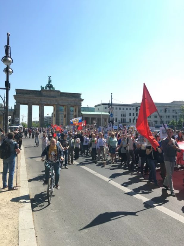 Шествие "Бессмертного полка" в Берлине. 9 мая 2016 года.