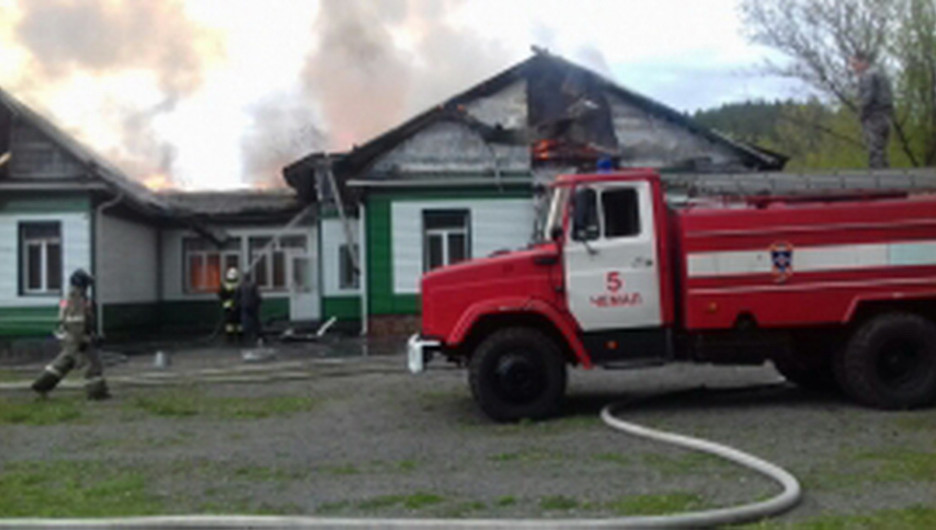 Пожар в школе в селе Анос. 15 мая 2016 года.