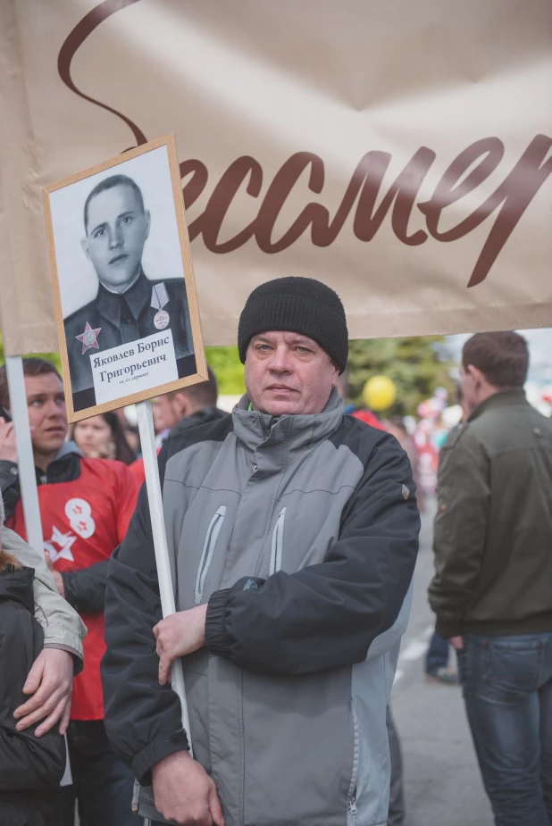 Участники "Бессмертного полка" в Барнауле. 9 мая 2016 года.