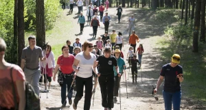 Больше тысячи человек посетили день ходьбы на барнаульской трассе здоровья.