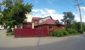 Коттедж с 14 кабинетами.