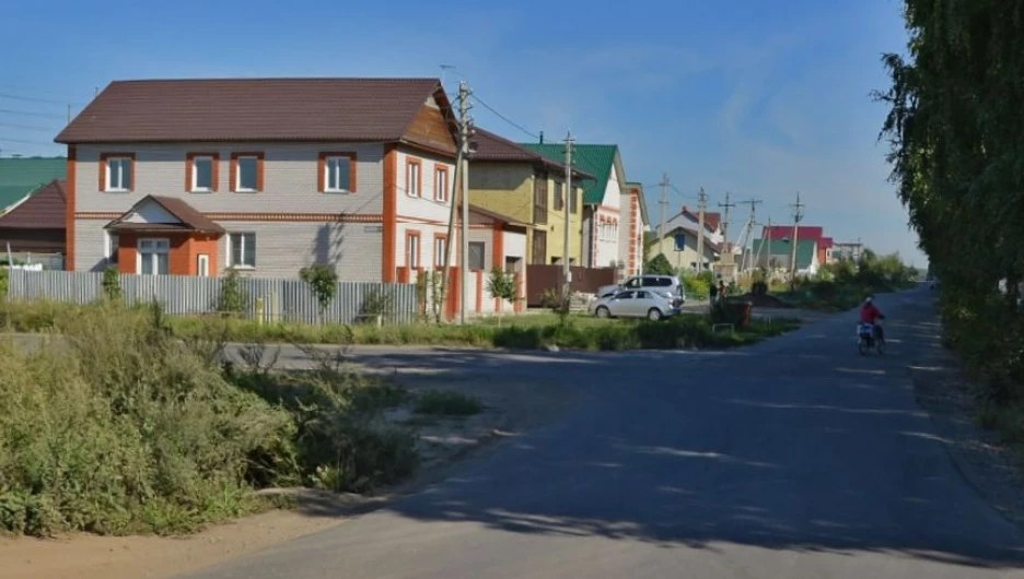 Пересечение улиц Геодезической с Антона Петрова и Звонкой.