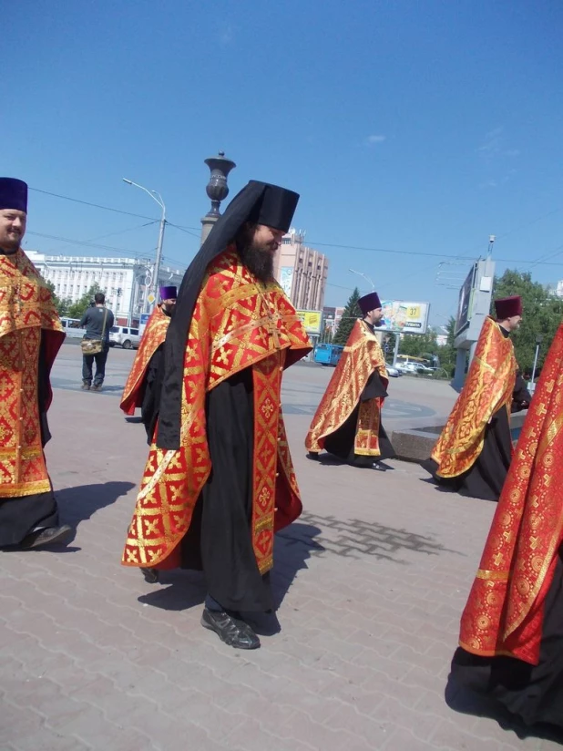 В день славянской письменности и культуры в Барнауле прошел крестный ход.