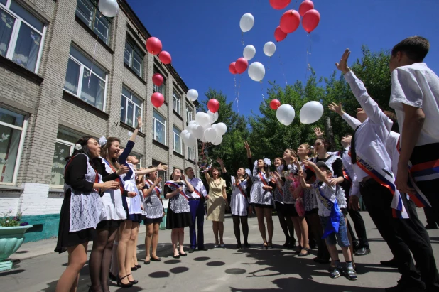 "Последний звонок" в школе № 130 (РАЭПШ). 25 мая 2016 года.