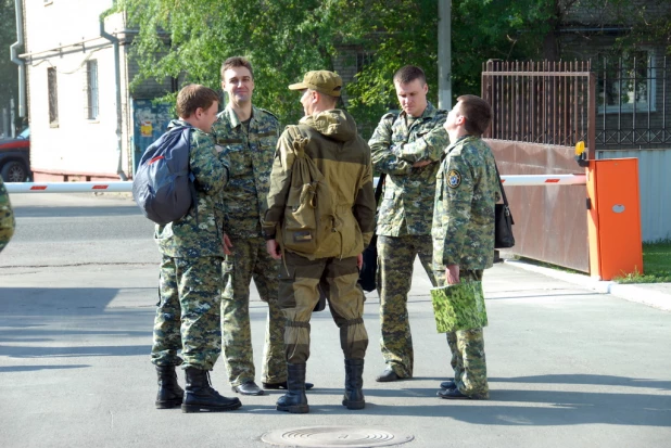 Алтайские силовики провели учения по поиску пропавших детей для волонтеров.