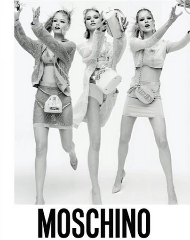 Moschino затер в фотошопе целую ногу модели в центре.