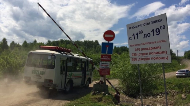 Пляж в горно-алтайском урочище Еланда.