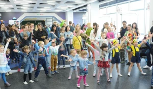 В Барнауле на детском празднике гости наказали Дарта Вейдера.