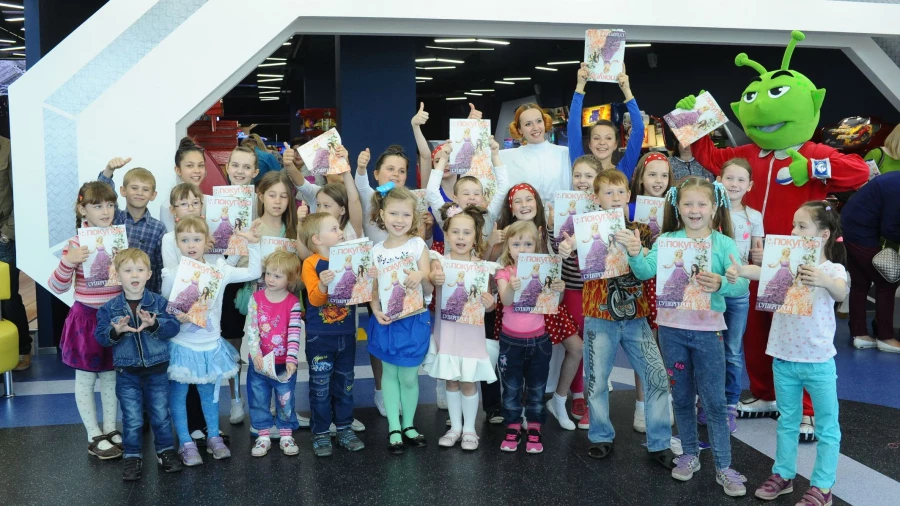 В Барнауле на детском празднике гости наказали Дарта Вейдера.