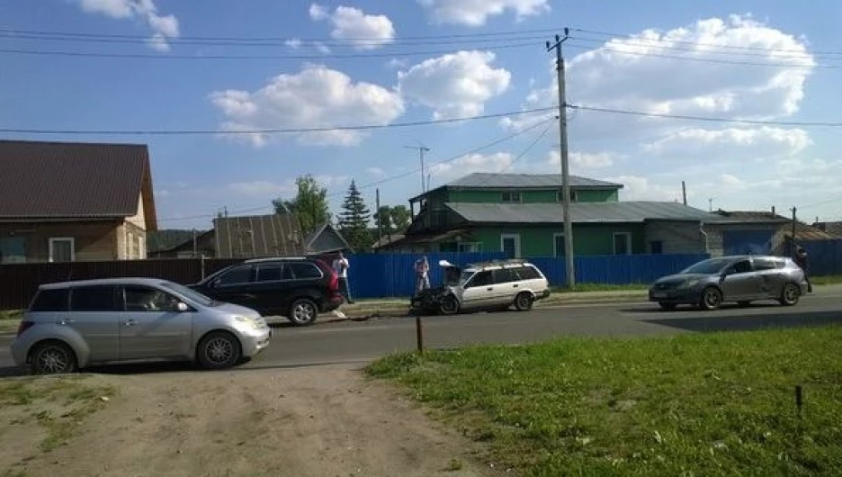 ДТП на ул. Кутузова в Барнауле.