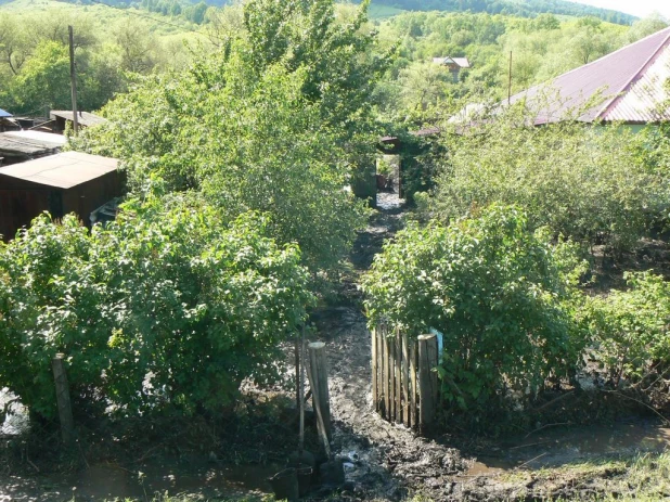 Селевой поток сошел на село Сараса.