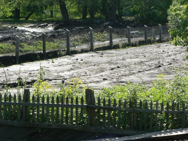 Селевой поток сошел на село Сараса.