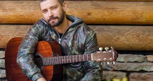 Владимир Кристовкий, солист группы Uma2rman.