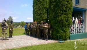 "Правый сектор" захватил храм в Тернопольской области.