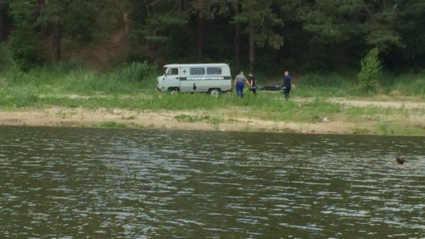 В озере Пионерском нашли тело.