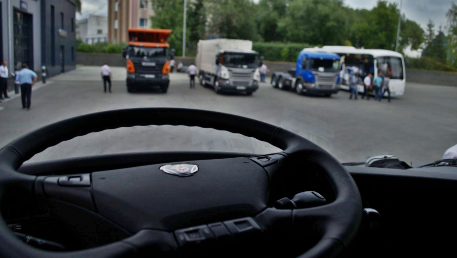 Участники автопробега на грузовиках Sсania доехали до Барнаула
