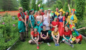 В "Саду пионов" прошел открытый фестиваль музыки и флоры "Поющий ветер в Саду пионов"