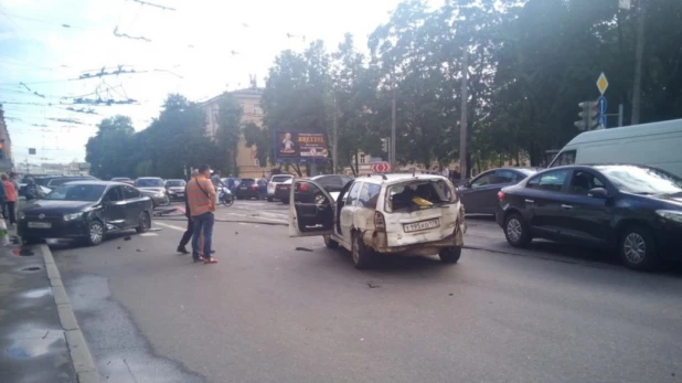 ДТП с автобусом в Петербурге.