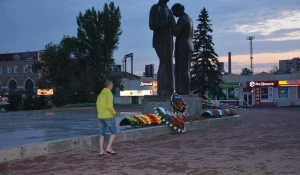 22 июня в 4.00 барнаульцы пришли на Мемориал Славы.