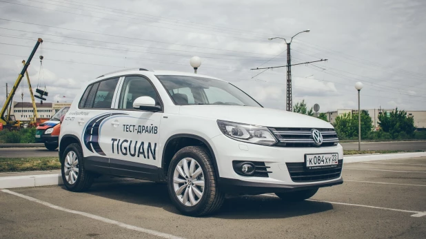 Volkswagen Tiguan в комплектации Avenue в Барнауле