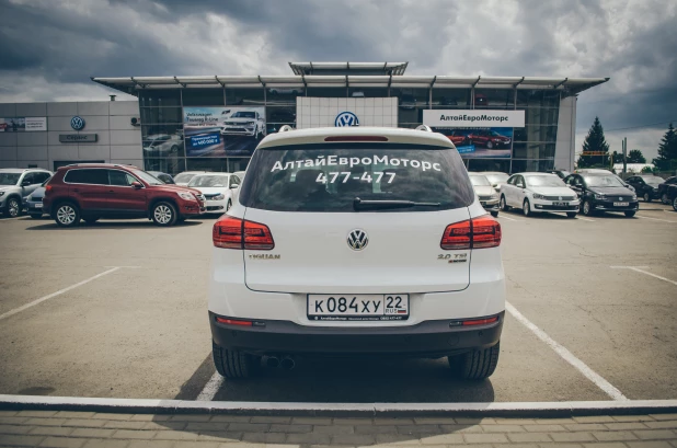 Volkswagen Tiguan в комплектации Avenue в Барнауле