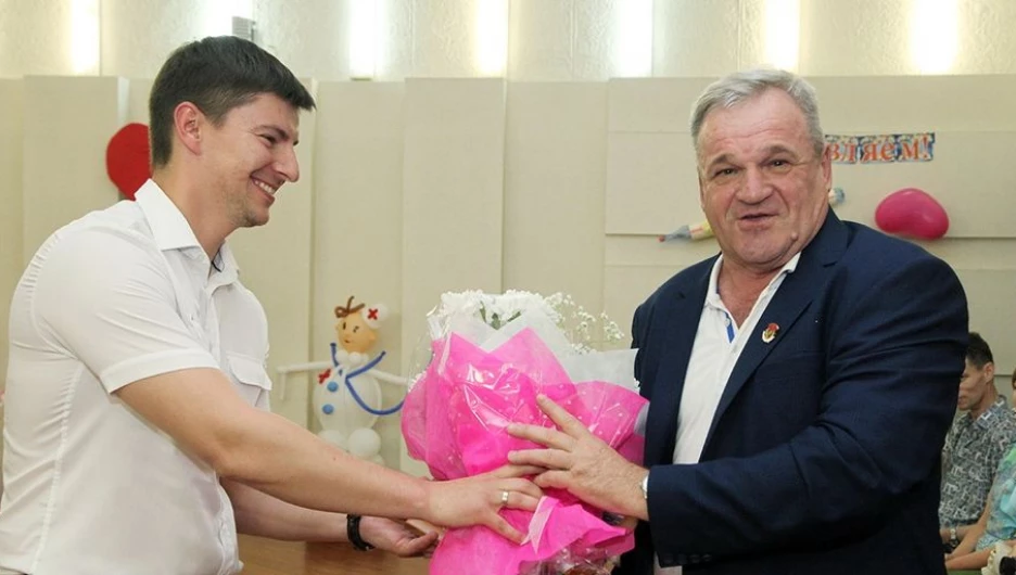 Алтай-Кокс поздравил медработников с профессиональным праздником