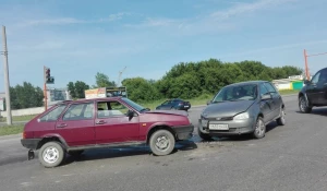 ДТП возле ТРЦ "Волна".