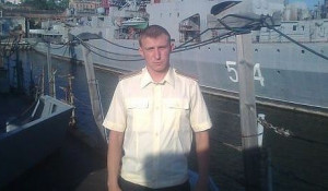 Дмитрий Мамеев идет пешком на работу во Владивосток.