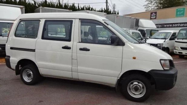 Toyota Lite Ace.