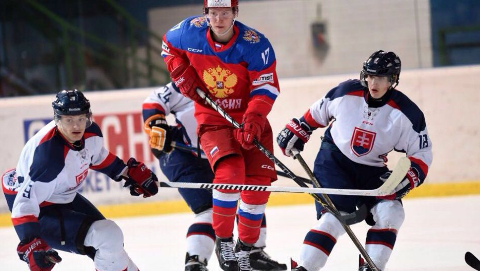 На 54 драфте Национальной хоккейной лиги 18-летниего Василия Глотова выбрал клуб «Баффало Сэйбрз».