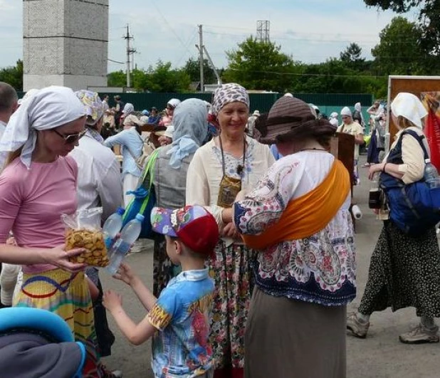 Самому юному участнику крестного хода в Коробейниково на момент крещения исполнилось 25 дней.