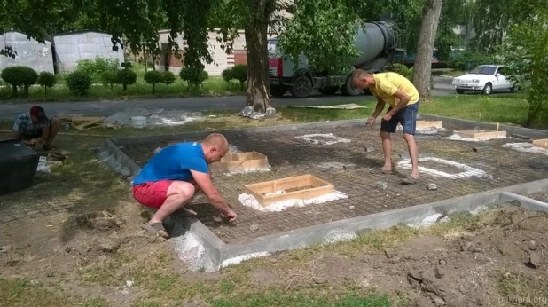 Строительство площадки с уличными тренажёрами в Железнодорожном районе.