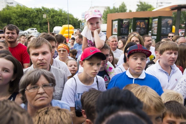 Открытие "Макдоналдс" в Барнауле.