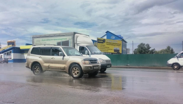 Дождевая вода стекает в Пивоварку