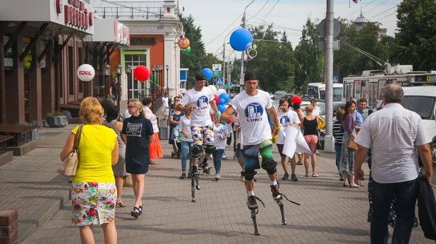 В Барнауле прошел первый "флешмоб" от застройщика.